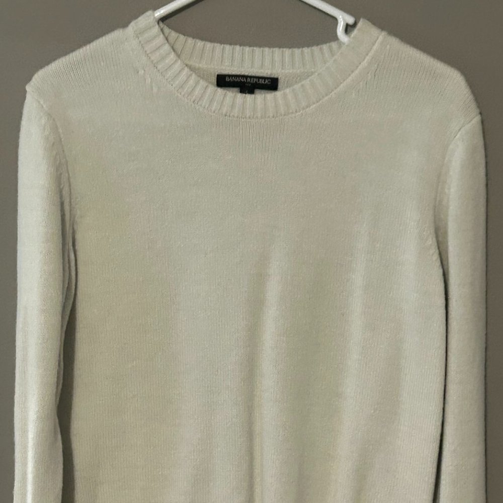 Banana Republic Essential Sweater - Size Small